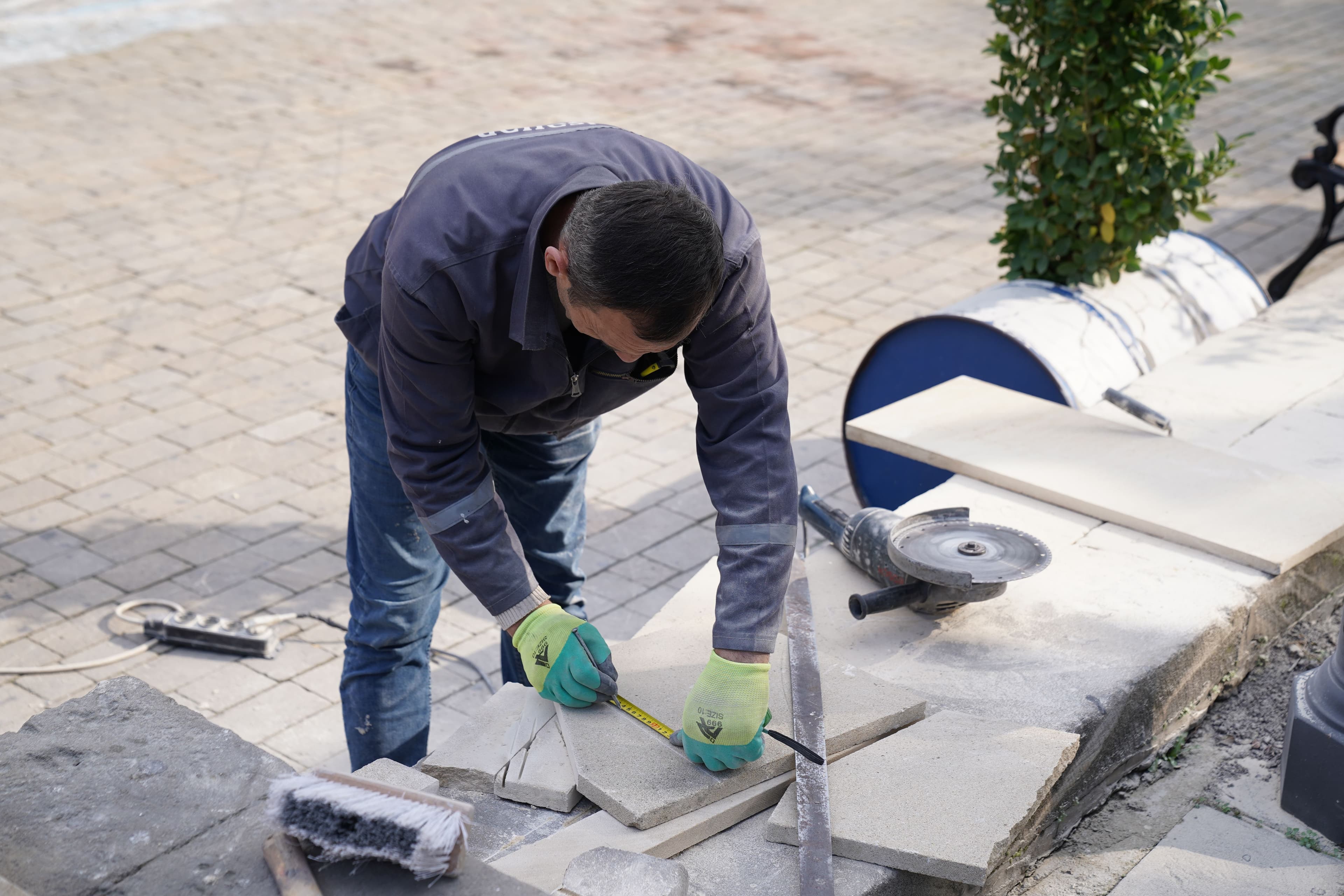 Shengli tiling work in Tema, Ghana